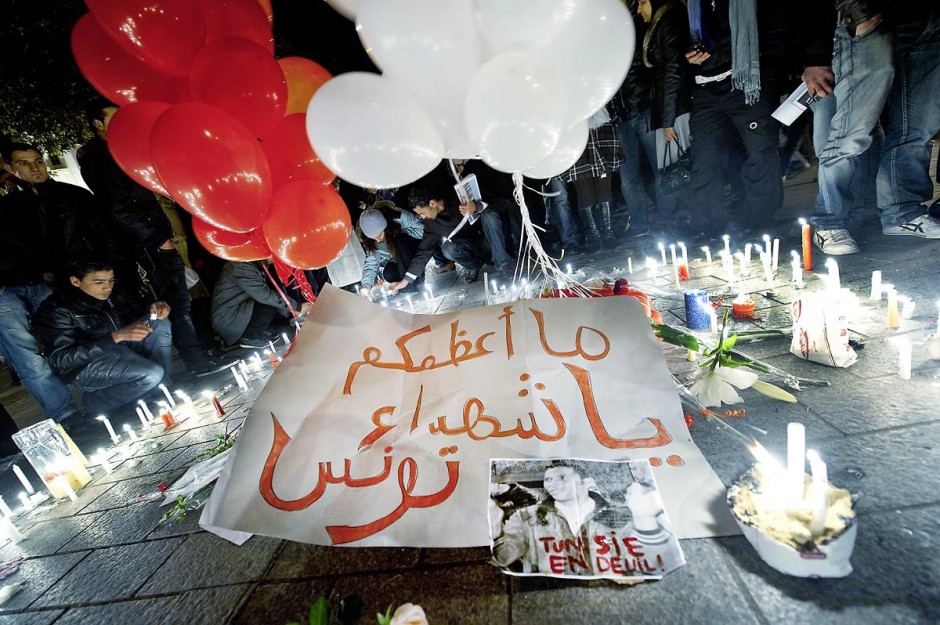 le 22 janvier Ã  17h un rassemblement de la population tunisoise a lieu sur l