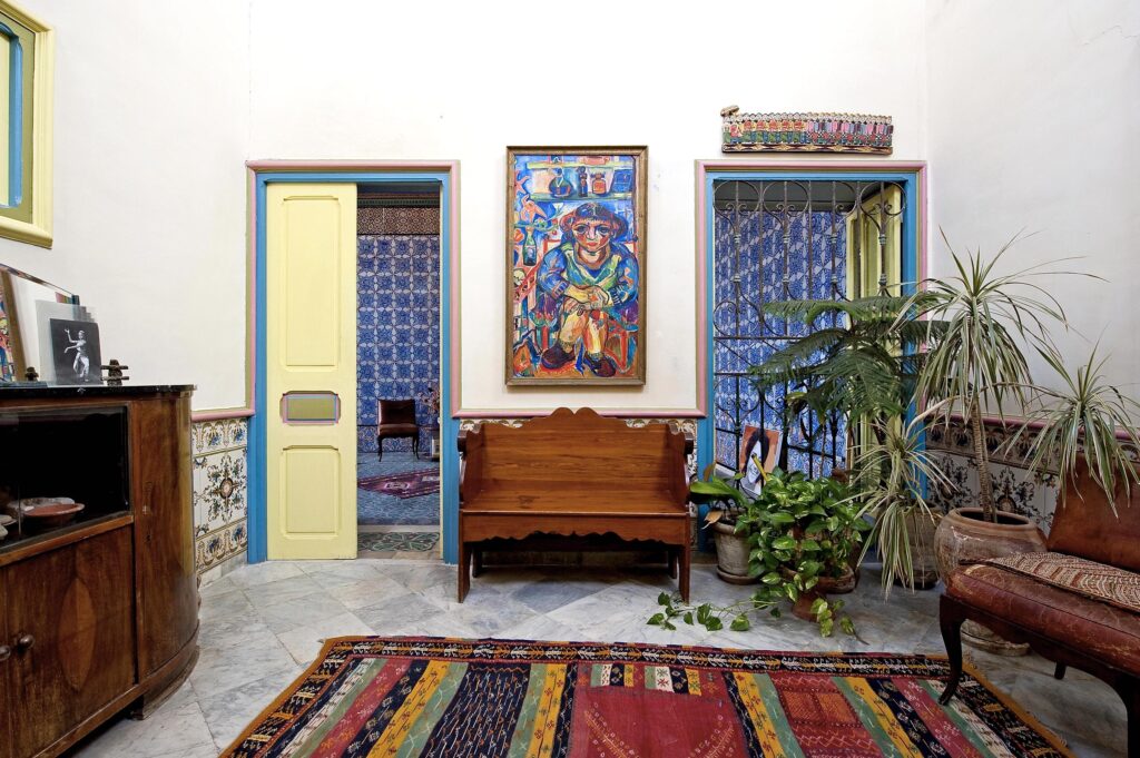 Patio couvert menant à al Chambre Bleue de la Maison de Marouane et Sondos Ben Milled dans la medina de Tunis