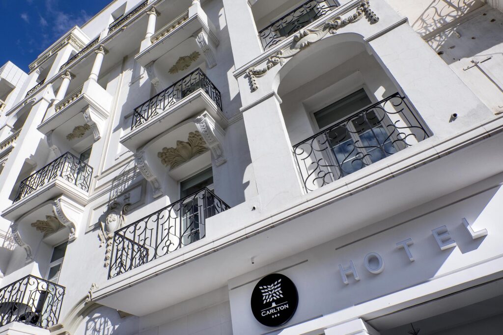Hotel Carlton Tunis sur l'avenue Habib Bourguiba