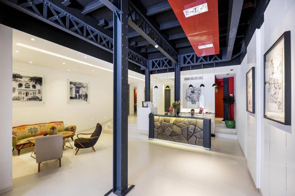 Hotel Carlton Tunis sur l'avenue Habib Bourguiba