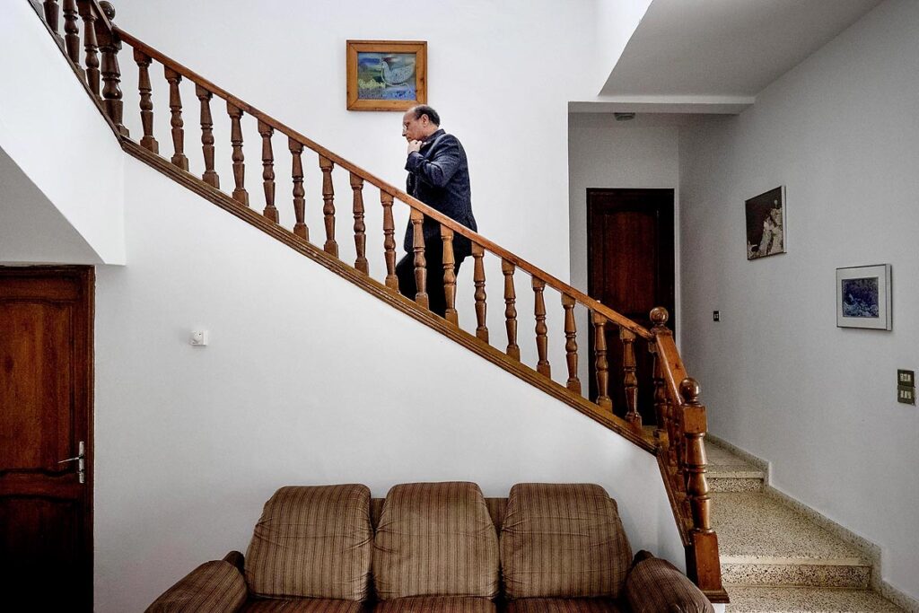 25 novembre 2014 : après une campagne éléectorale présidenteille fatiguante, le candidat à sa succession Moncef Marzouki est parti trois jours se reposer dans sa villa dans la zone touristique de Port El Kantoui au nord de Sousse. Les résultats préliminaires lui donne la seconde place avec 6 points de retard contre Beji Caid Essebsi, avec 33,43 % contre 39,46 %.