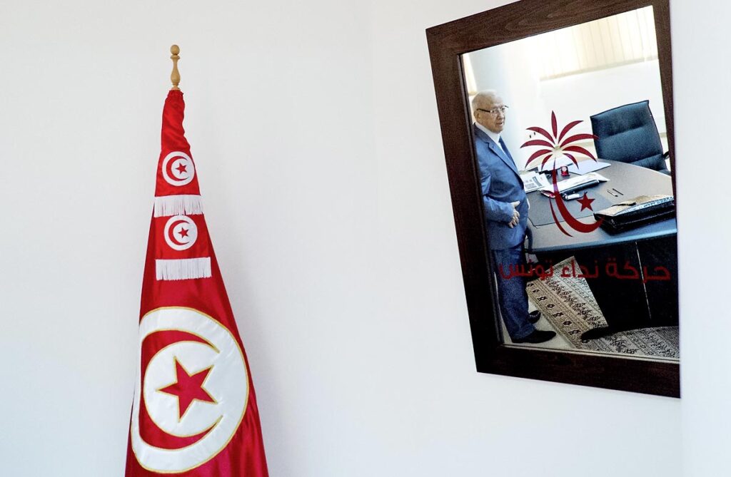 2 août 2013 : Béji caïd Essebsi, fondateur et président du principal parti d'opposition Nidaa Tounes en interview dans son bureau