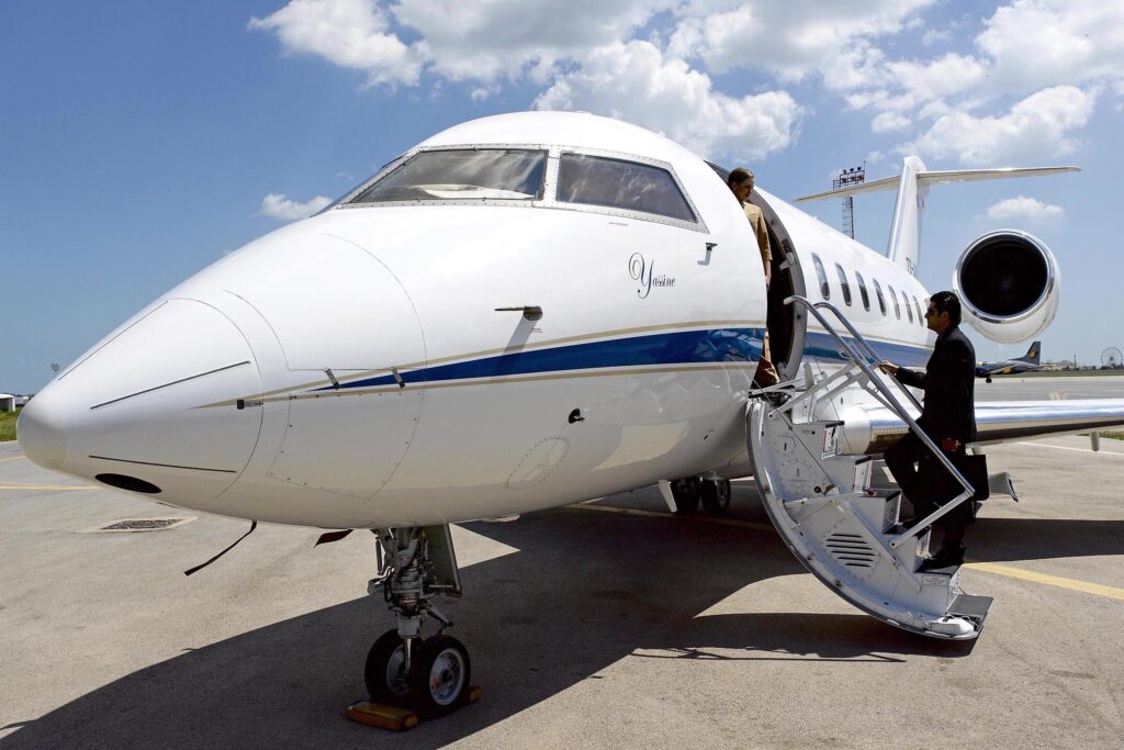 Jet privé sur aéroport de Tunis - Compagnie aérienne privée Tunisavia, location Hélicoptère et Jet privé en Tunisie
